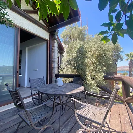Vakantiehuis Charming 1br Stone House With View Bogazici
