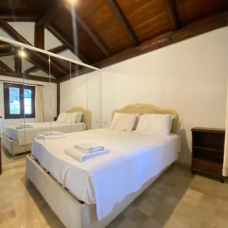 Charming 1br Stone House With View Vakantiehuis