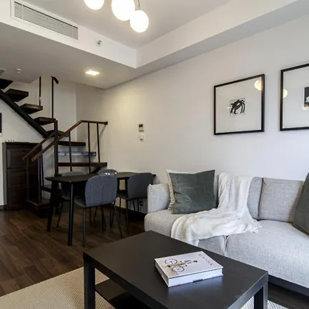 Vakantiehuis Charming 1br Stone House With View