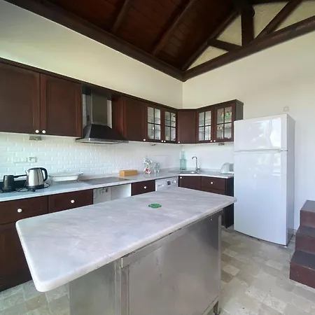 Charming 1br Stone House With View * Богазычи